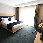 Hotel Sera Nature & 4*