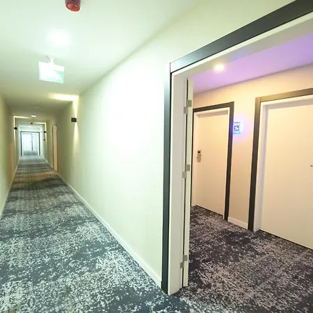 Hotell Sera Nature & 4*